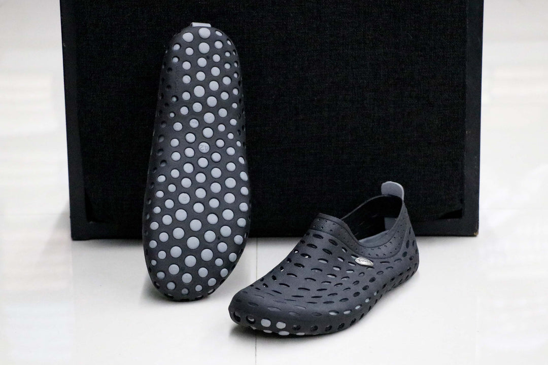 Men's Classic Sneakers Crocs Footwear Black