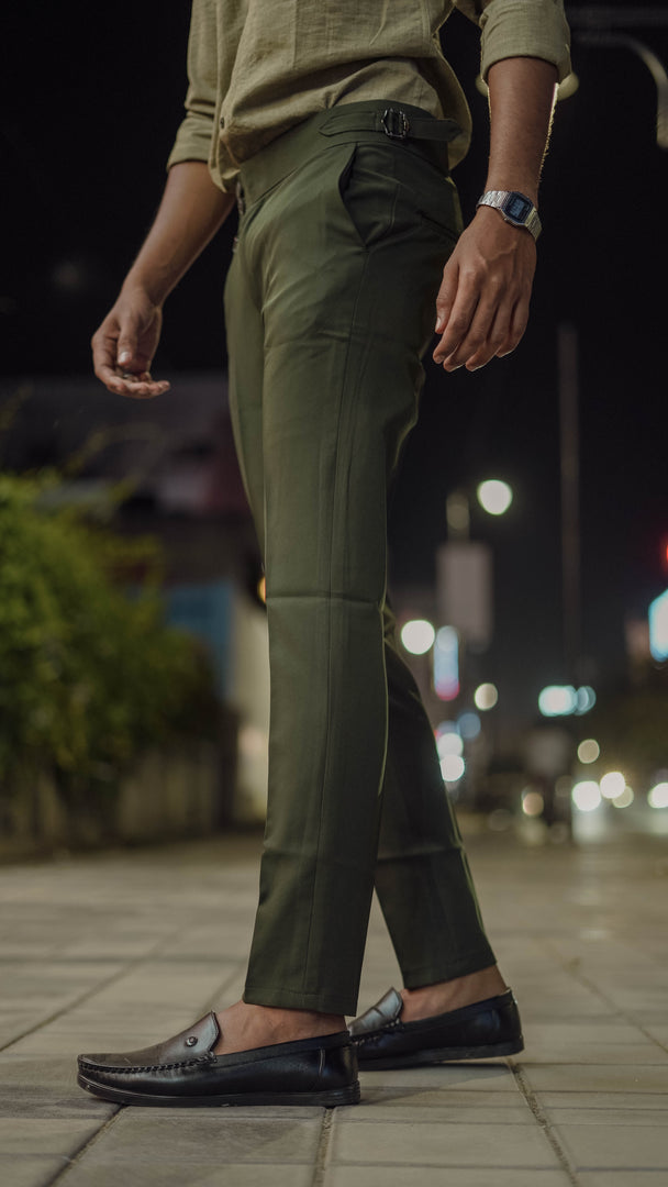 Men's Regular Fit  ADJUSTABLE  GURKHA  Pant - MEHANDI GREEN