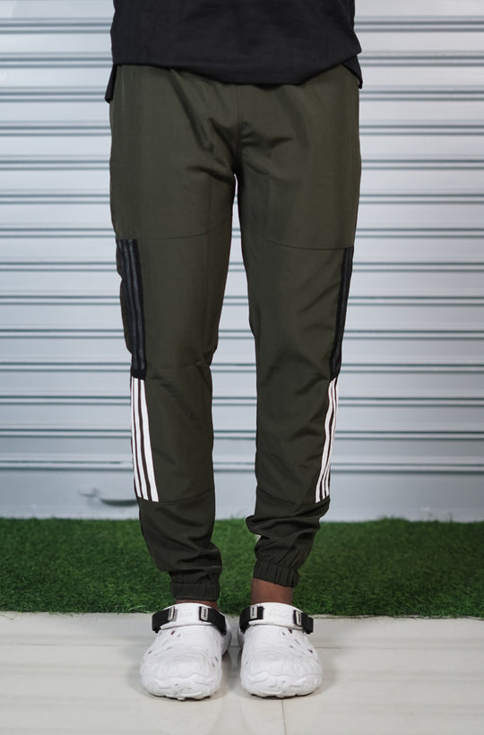 Men's Mesh Cargo Track Pant | Triple Stripe Sports Jogger - Mehandhi Green – alternate view – 7MAN India