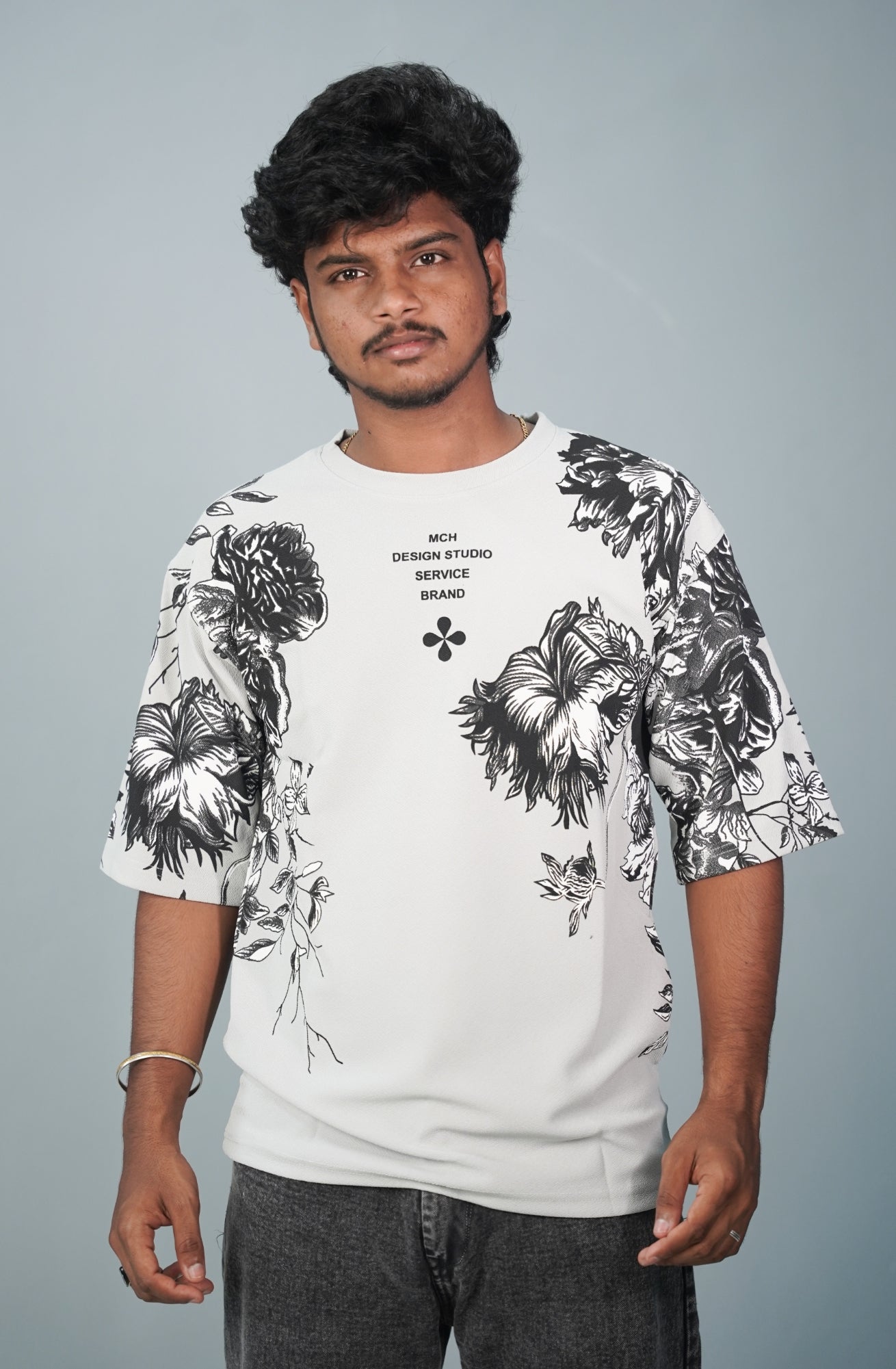 Five Sleeve Round Neck FLOWER Printed Mens Tshirt -  Ash
