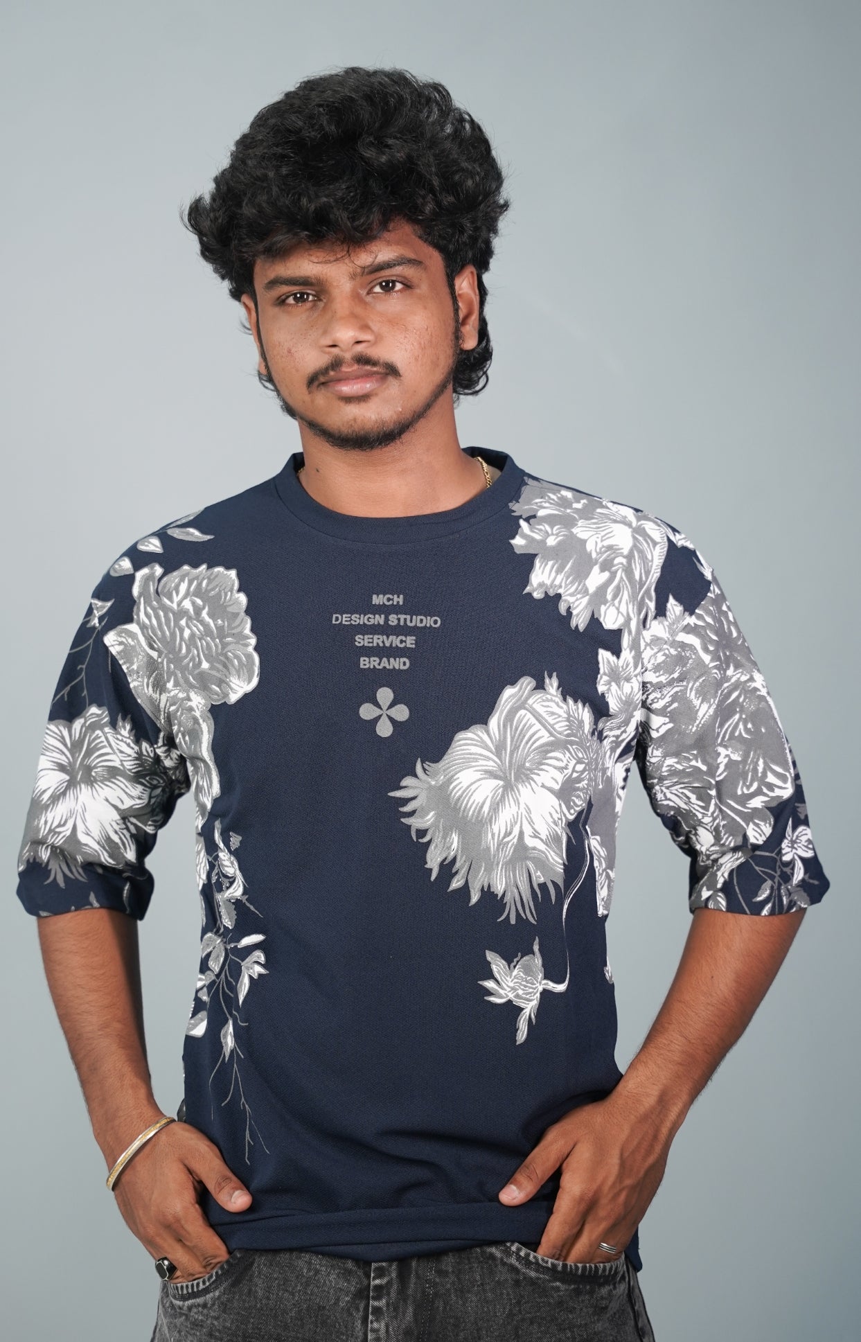 Five Sleeve Round Neck FLOWER Printed Mens Tshirt -   Navy Blue