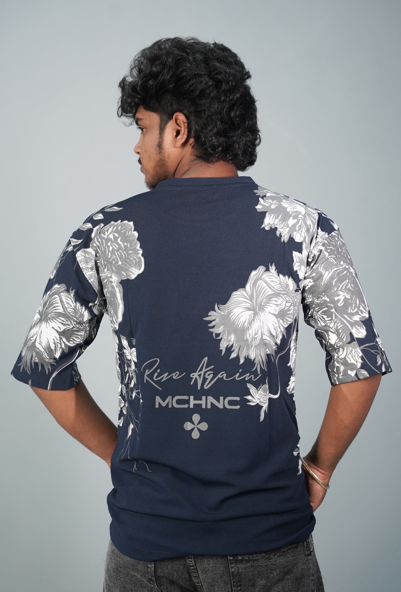 Five Sleeve Round Neck FLOWER Printed Mens Tshirt -   Navy Blue