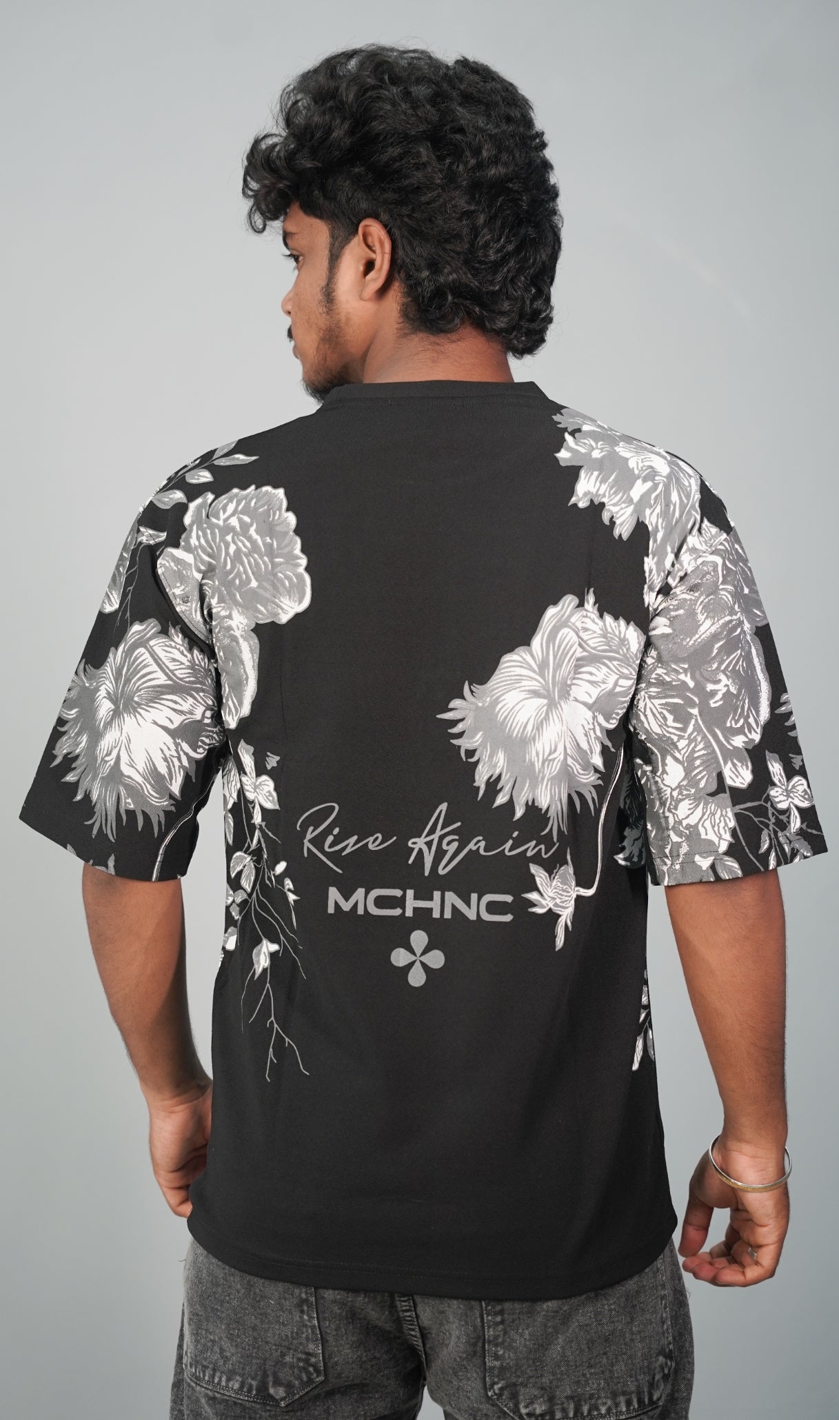 Five Sleeve Round Neck FLOWER Printed Mens Tshirt - Black