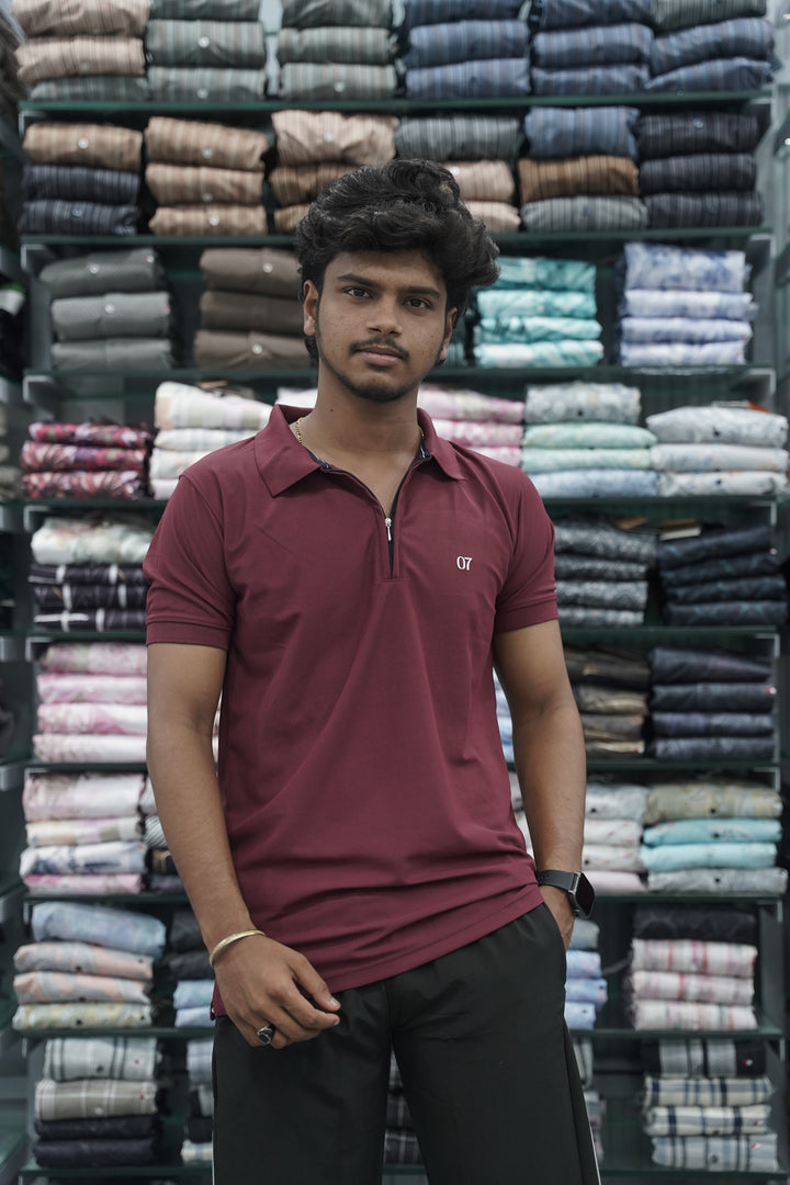 Short Sleeve 07 Tshirt for Men with Zipper Collar in Maroon