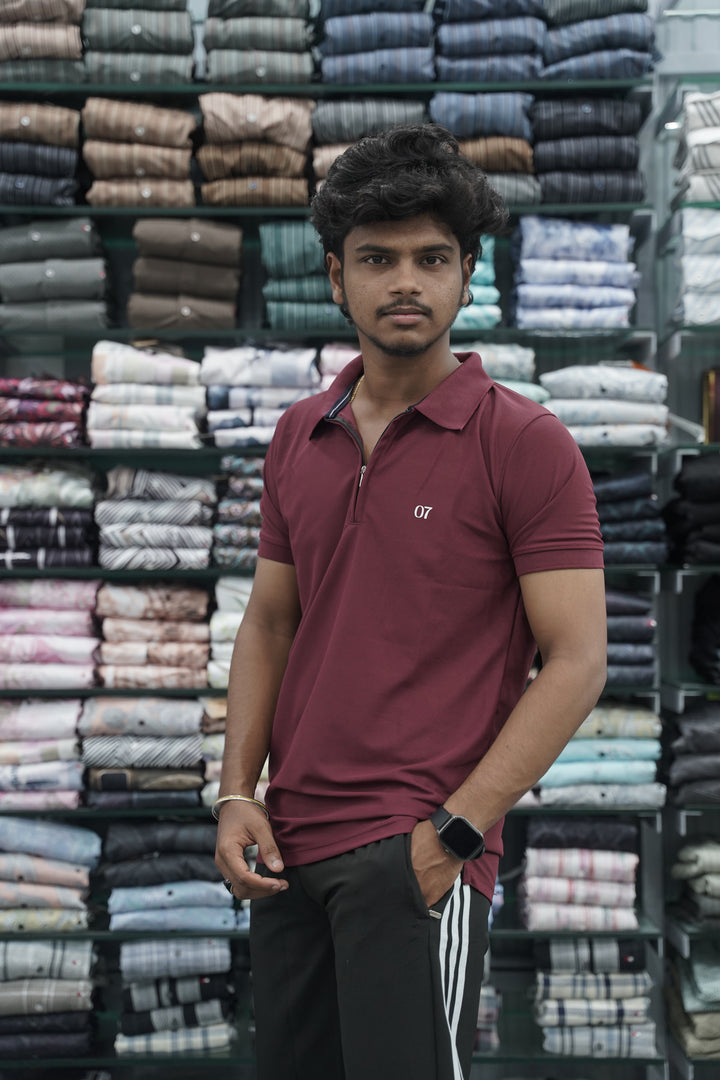 Short Sleeve 07 Tshirt for Men with Zipper Collar in Maroon