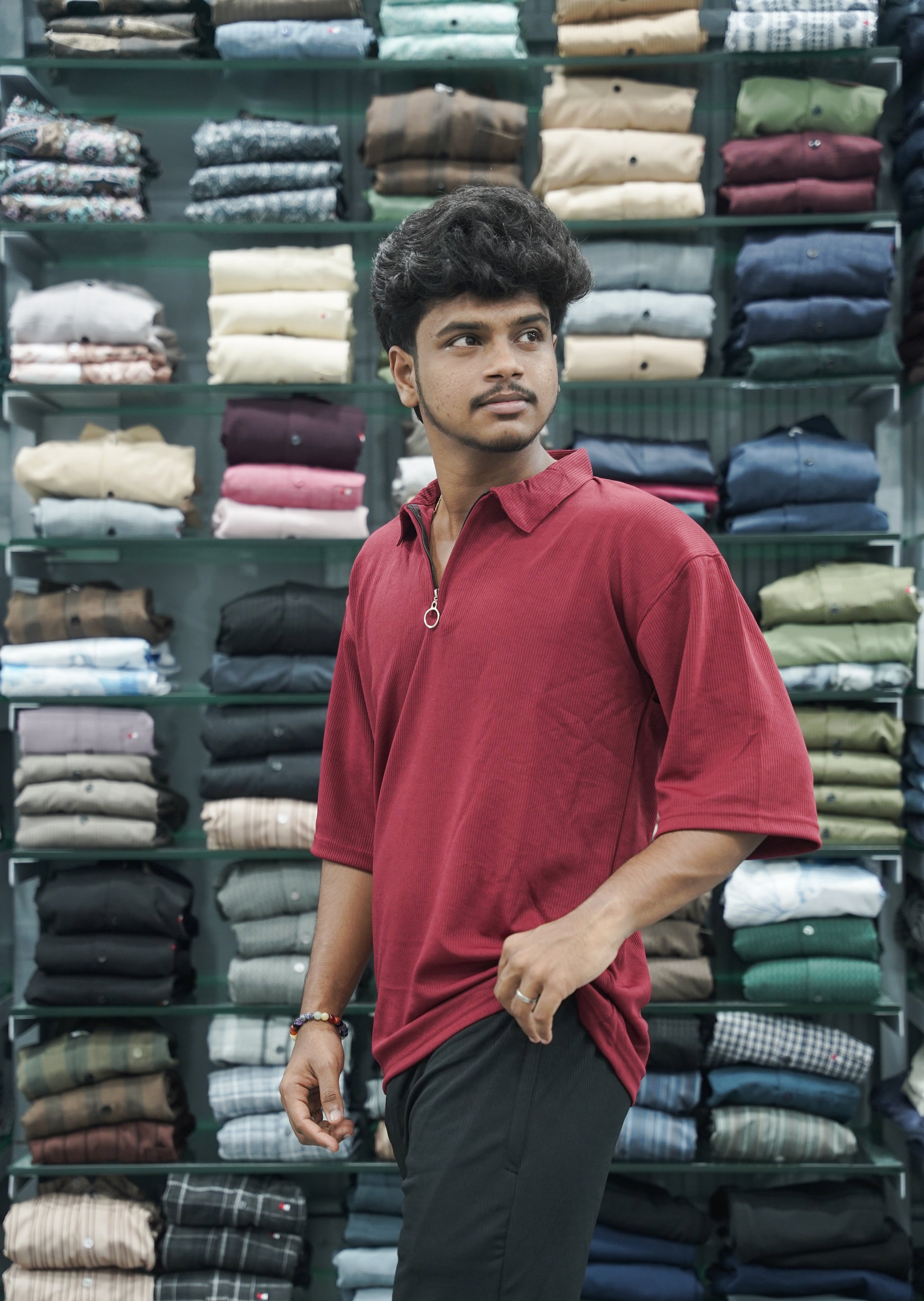 Korean Style Men's Five Sleeve T-Shirt with Zipper Collar - Maroon