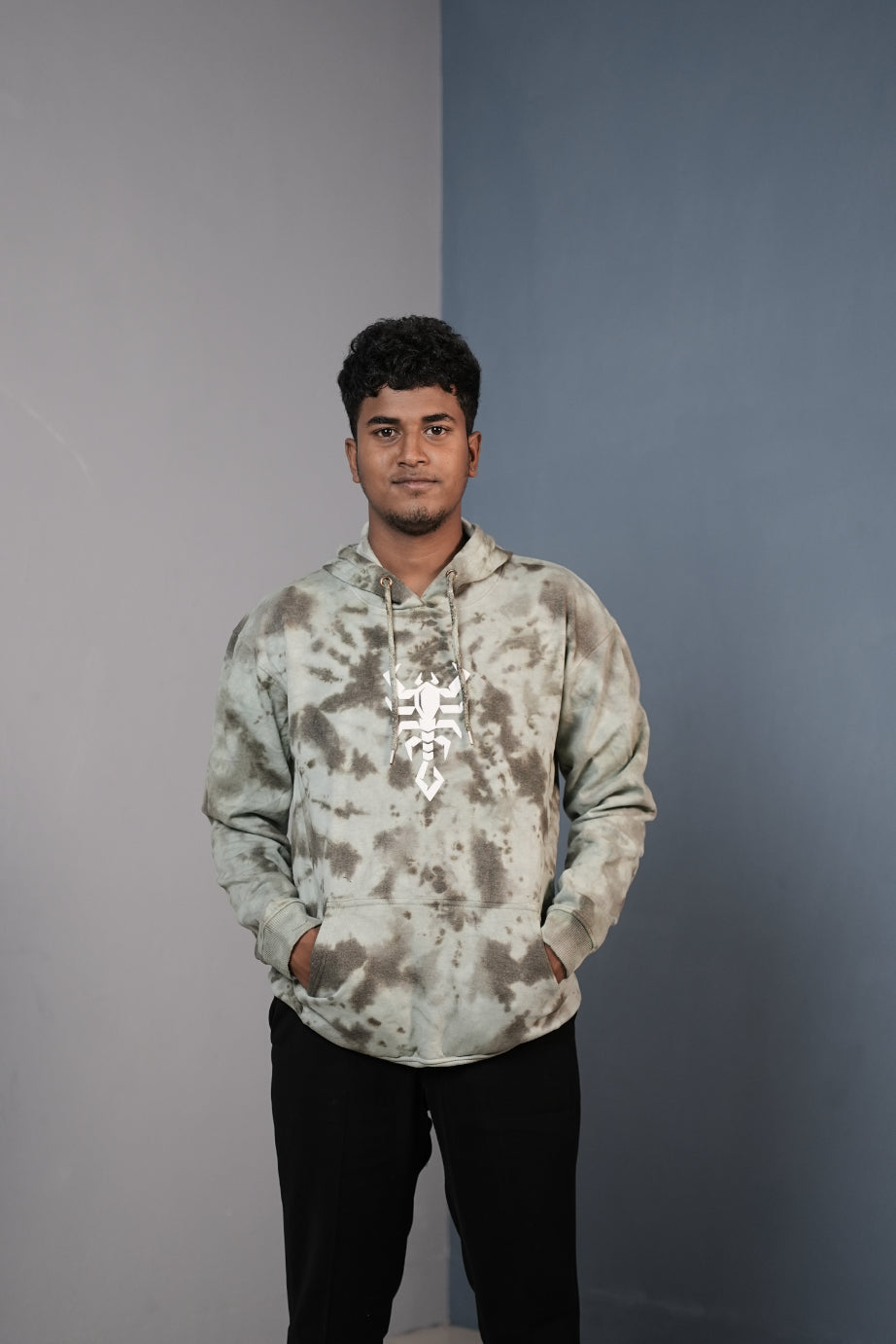 Men’s Full Sleeve Tie-Die Scorpio Printed Hoodie-Grey