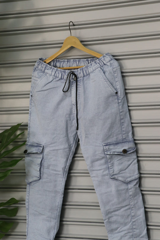 Men's Denim Cargo Jogger Pant | Premium Stretch Cargo Jeans- Light Blue – alternate view – 7MAN India