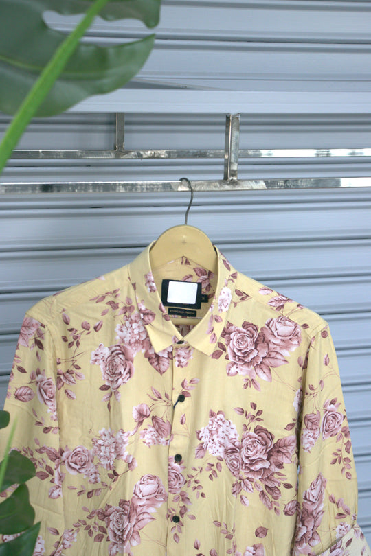 Men's Floral Printed Casual Shirt | Premium Half Sleeve Summer Shirt | Yellow – alternate view – 7MAN India