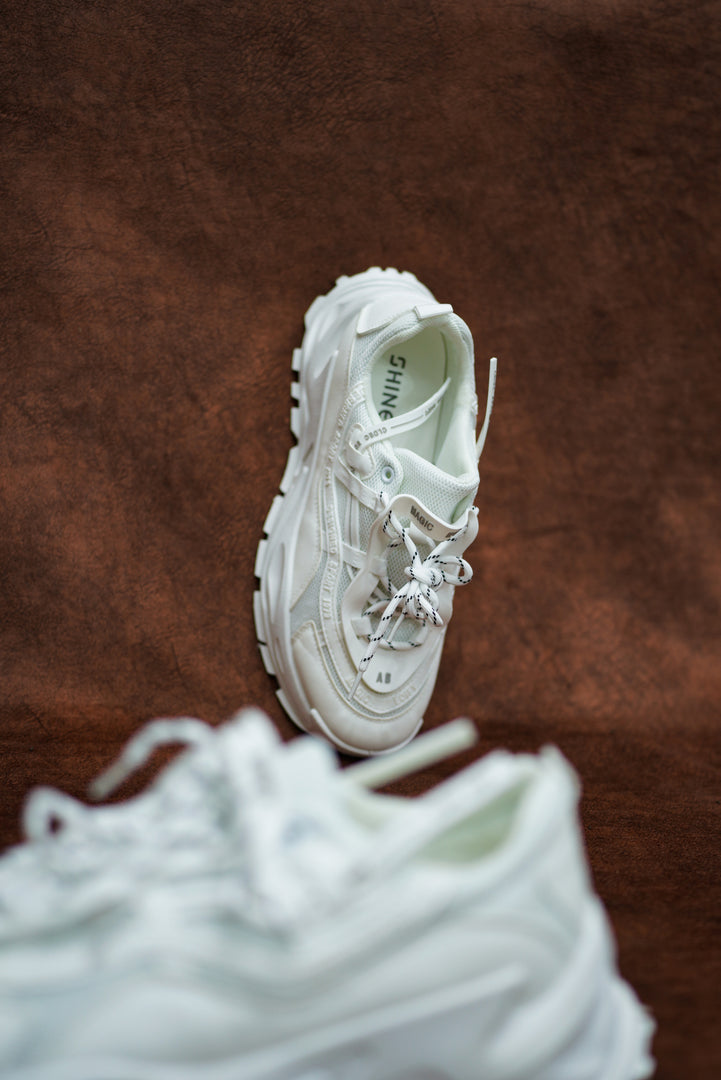 Stylish White Canvas Sneakers | Men’s Fashion Shoes Online-7 Man