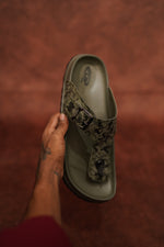 Load image into Gallery viewer, Men’s Green Camouflage Buckle Sandals – Trendy &amp; Durable Footwear
