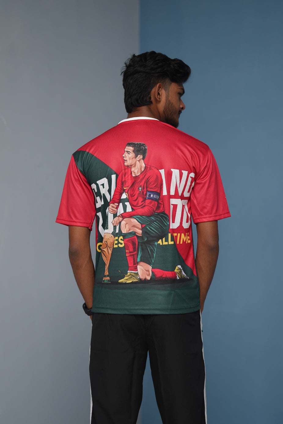 Five Sleeve Round-Neck Fly Emirates Printed Tshirt for men - Red With Green