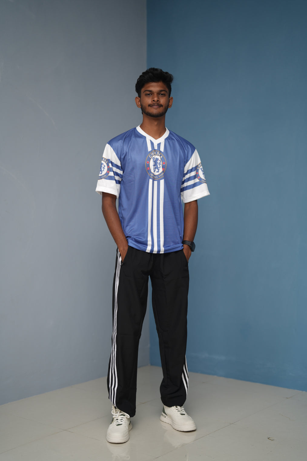 Five Sleeve Round-Neck Chelsea Printed Tshirt for men - Ink Blue With White