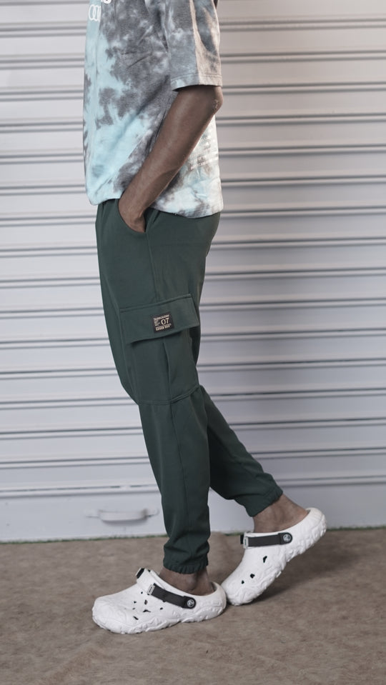 Regular Fit Men's Ottoman Cargo Track Pant - Bottle green – alternate view – 7MAN India