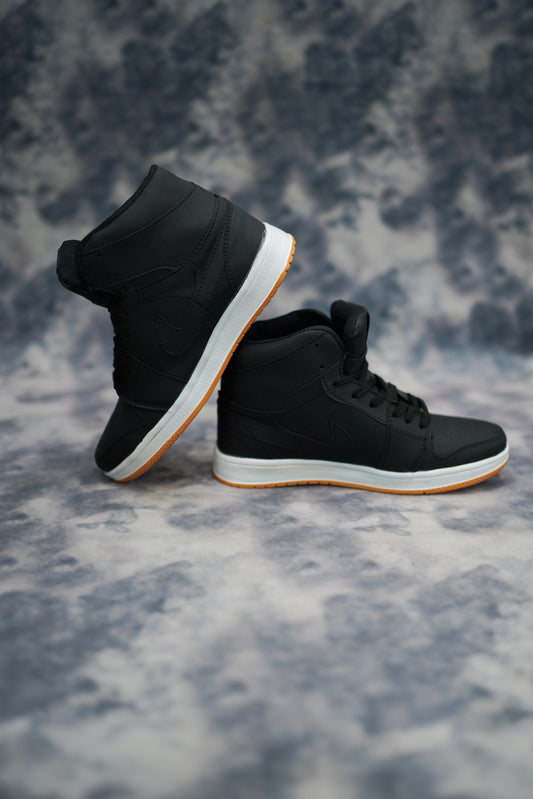 Best Black Sneakers for Men | Perfect for Casual Outfits-7 Man