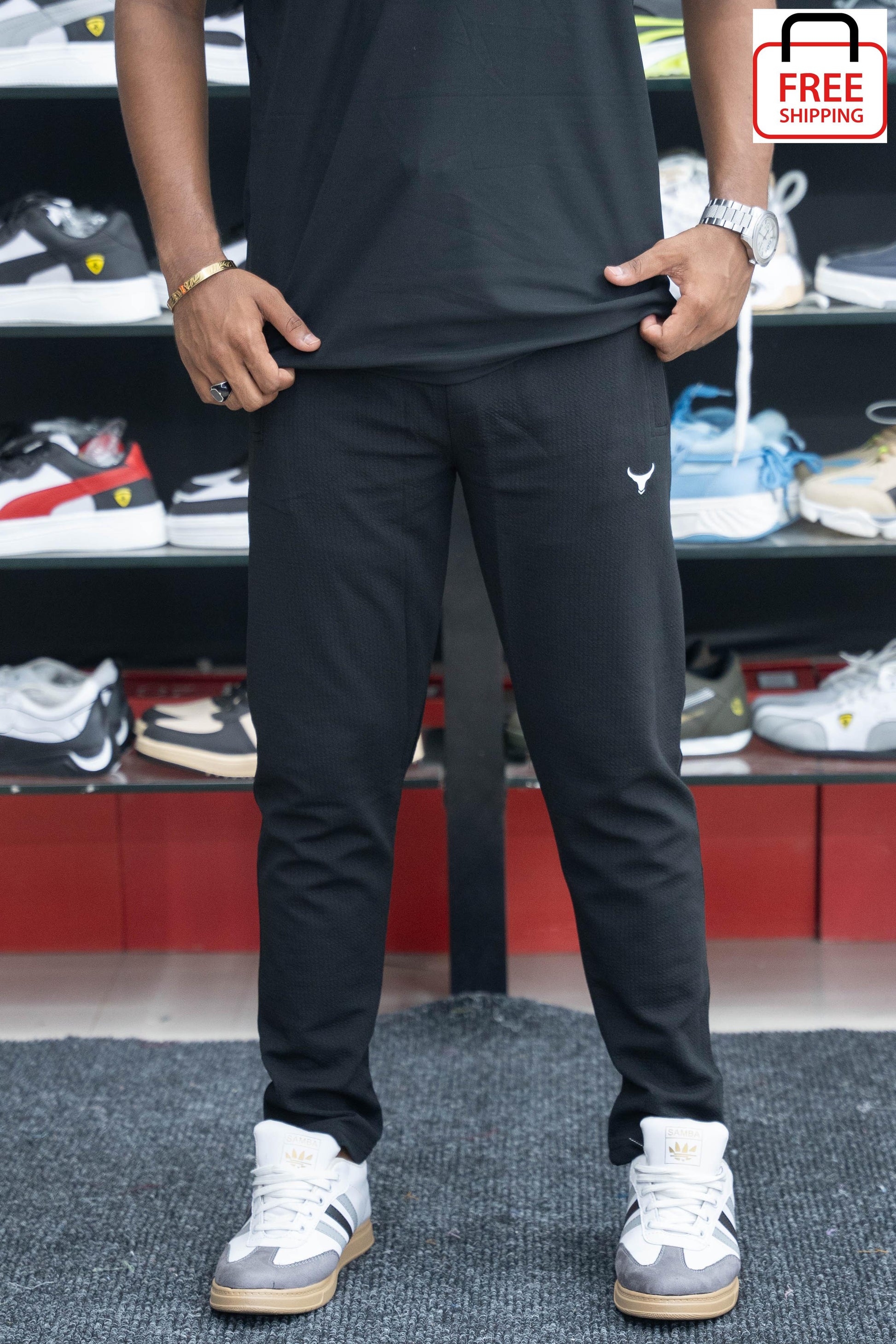 Men's Stylish Regular Fit Popcorn Cargo Track Pant - Black